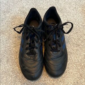 Adidas soccer cleats size 5 youth
